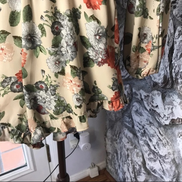 Cotton Candy | Floral Romper - Picture 6 of 8